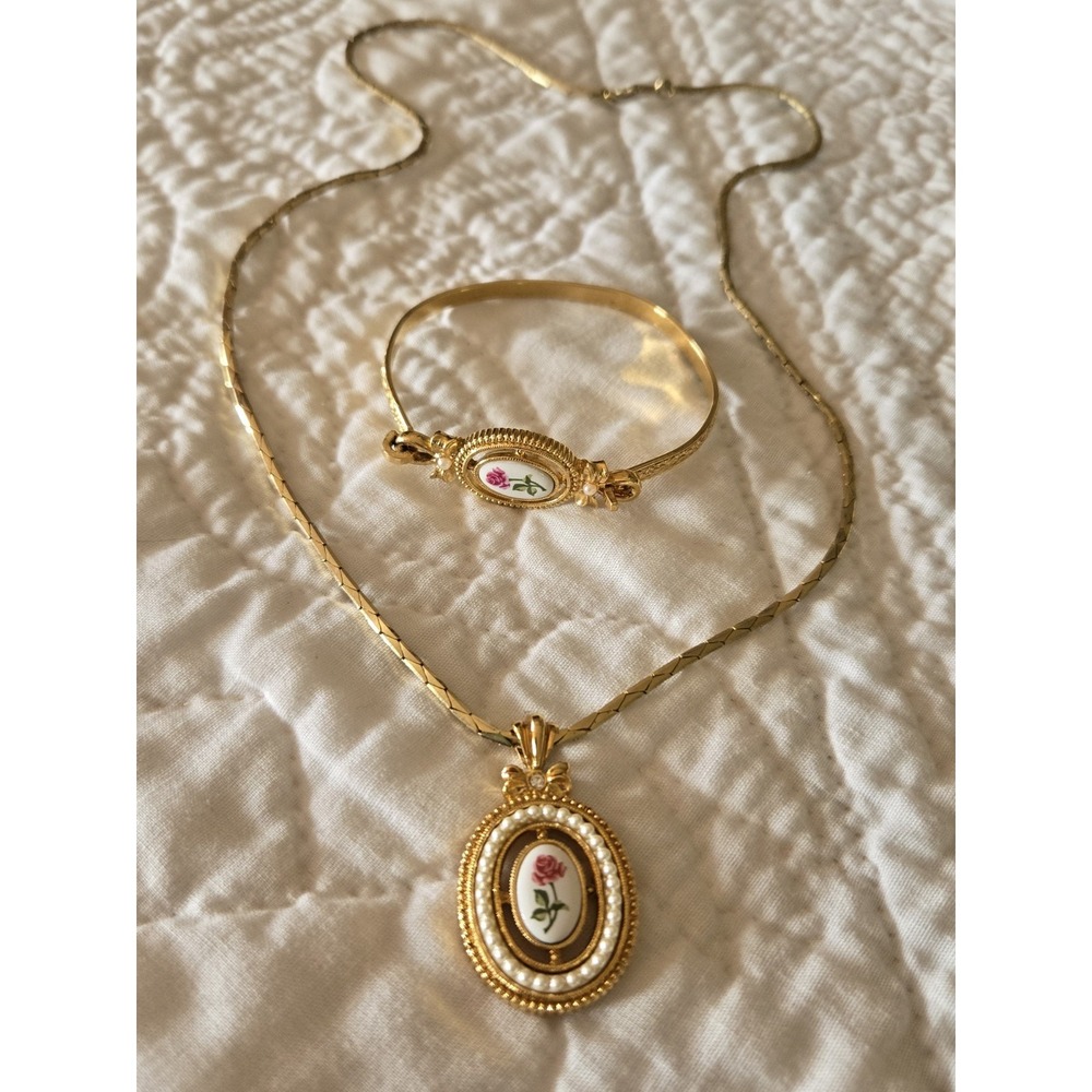 Vintage Avon Pink Rose Pendant Gold Tone Faux Pearl Coquette Necklace Bracelet